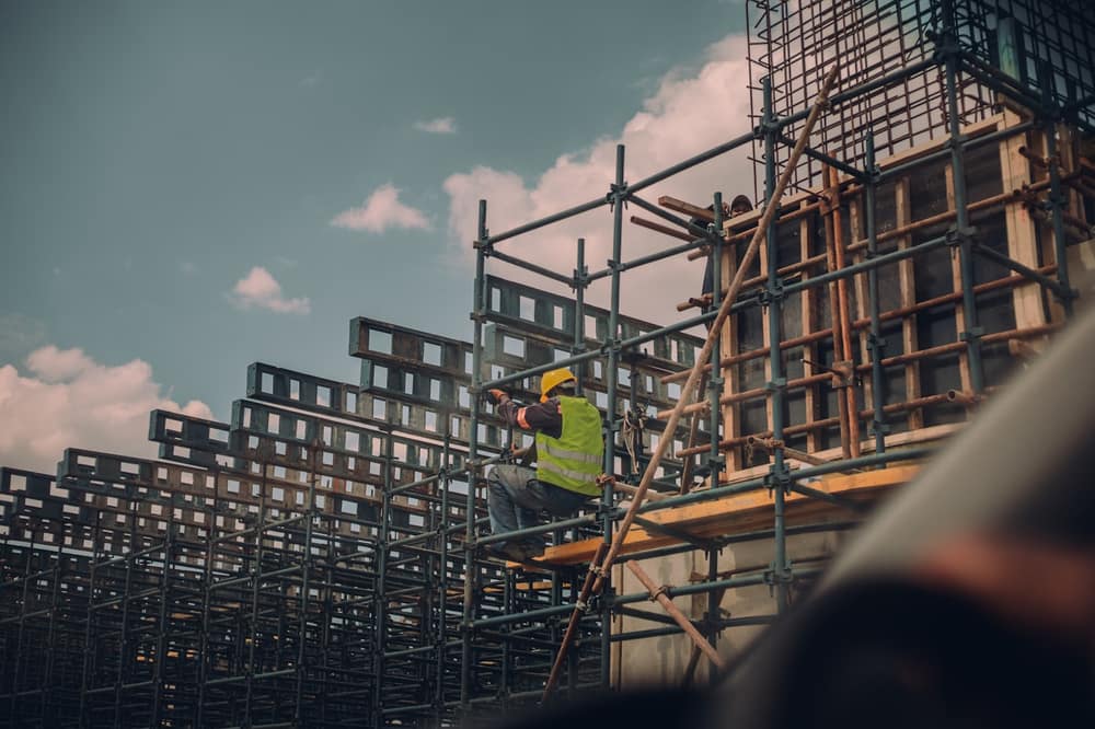 Supervisão ambiental de obra em canteiro de construção